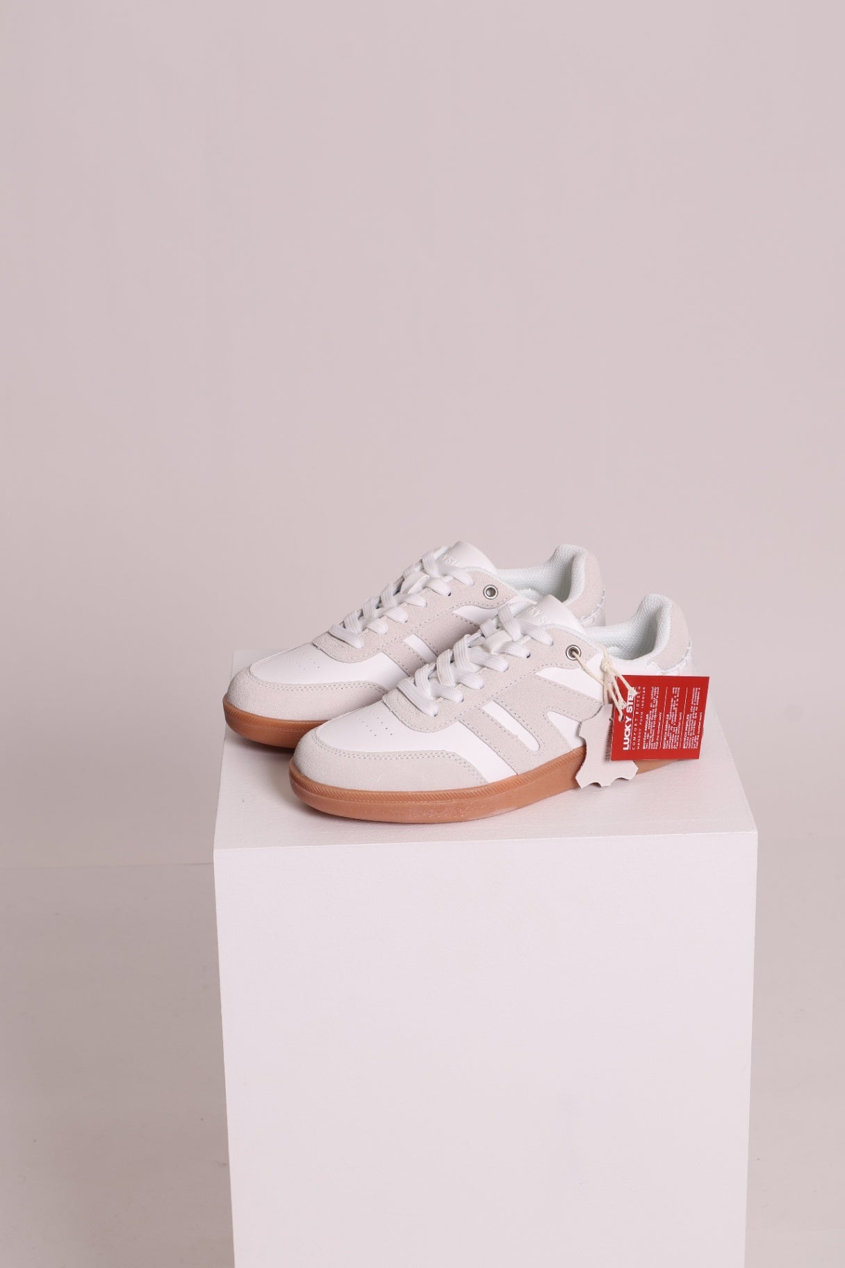 Espadrilles classiques blanches et grises