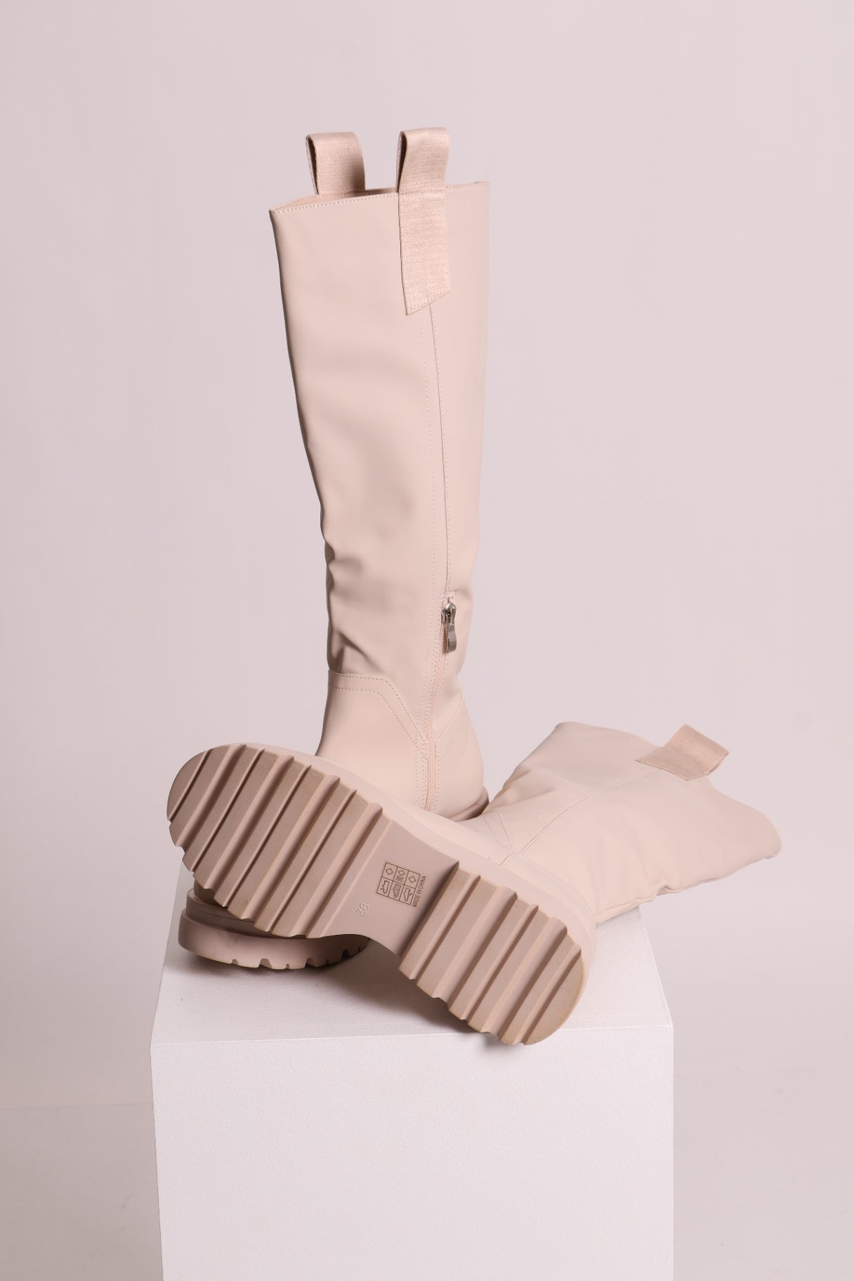 Bottes aux genoux en caoutchouc à semelles épaisses