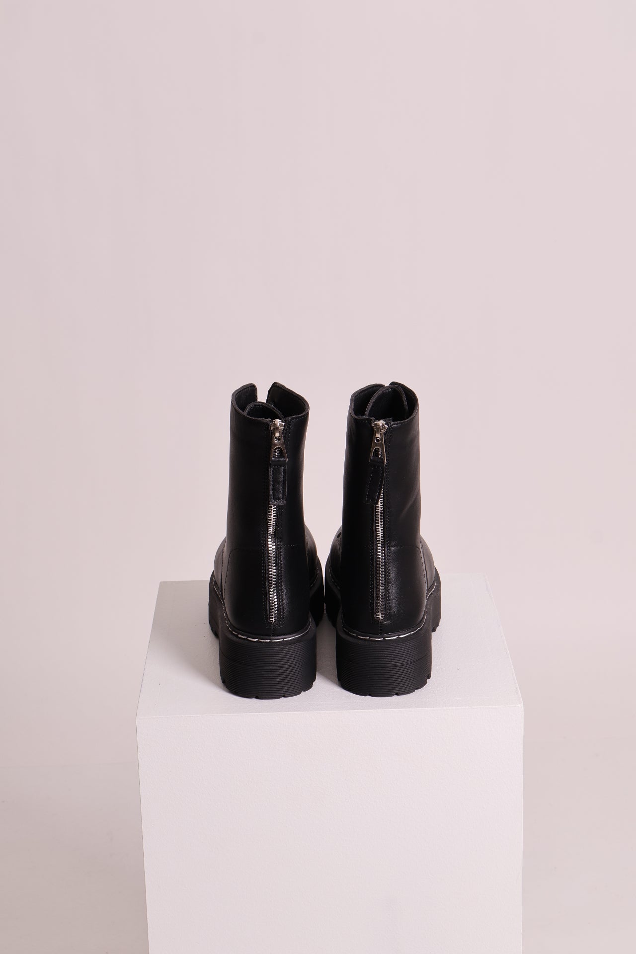 Bottes millitaires lacées à semelles épaisses