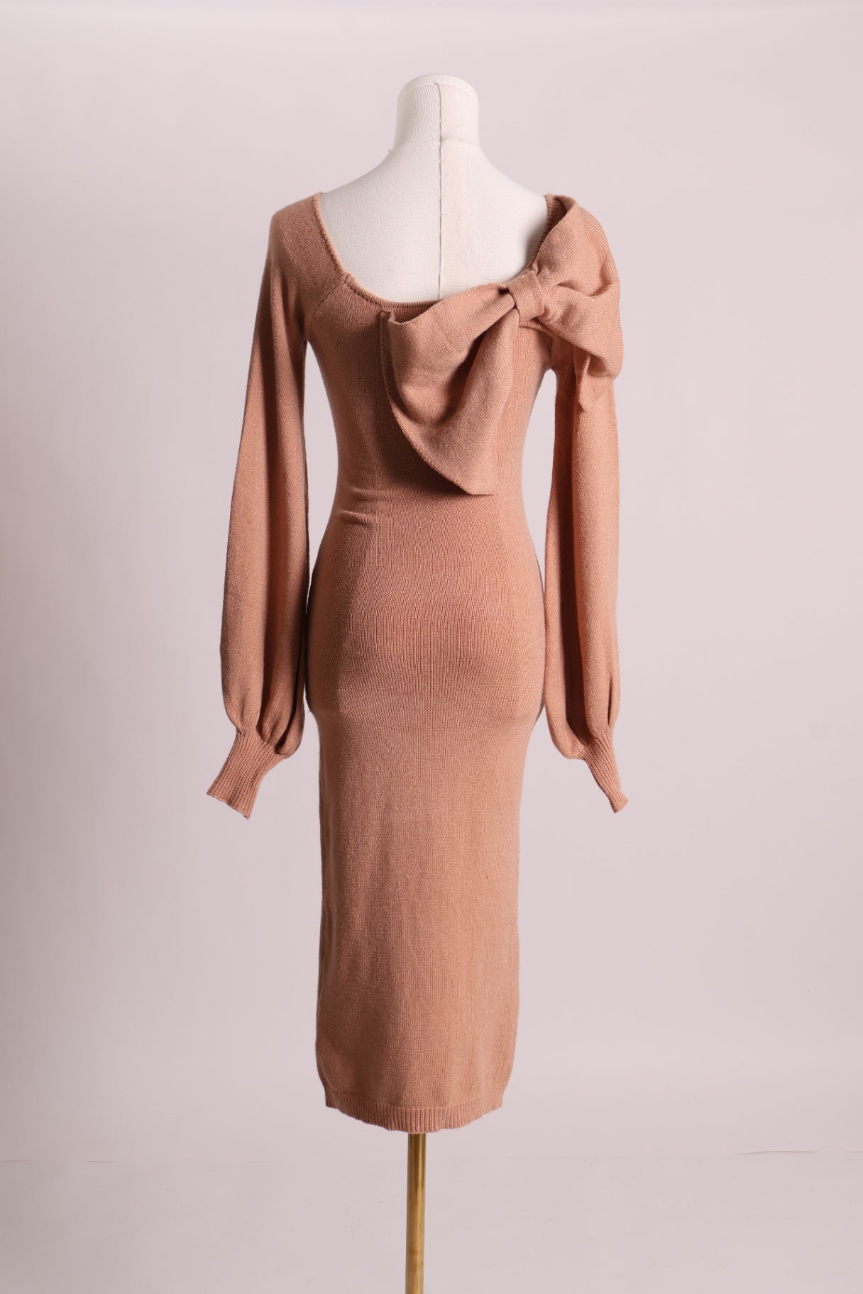 Robe en tricot avec boucle au dos