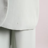 Ensemble avec veston sans manche et pantalon à coupe droite