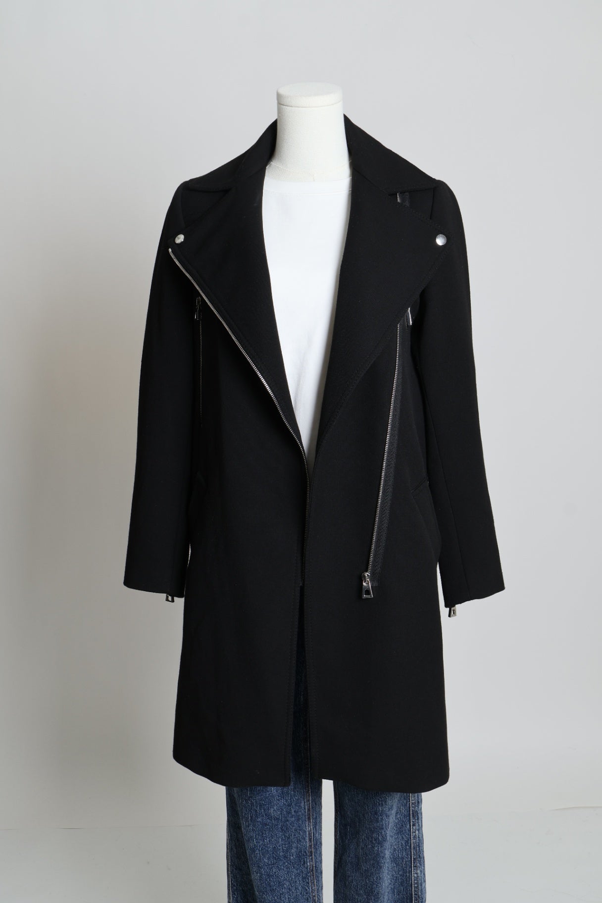 Manteau avec fermeture éclair asymétrique
