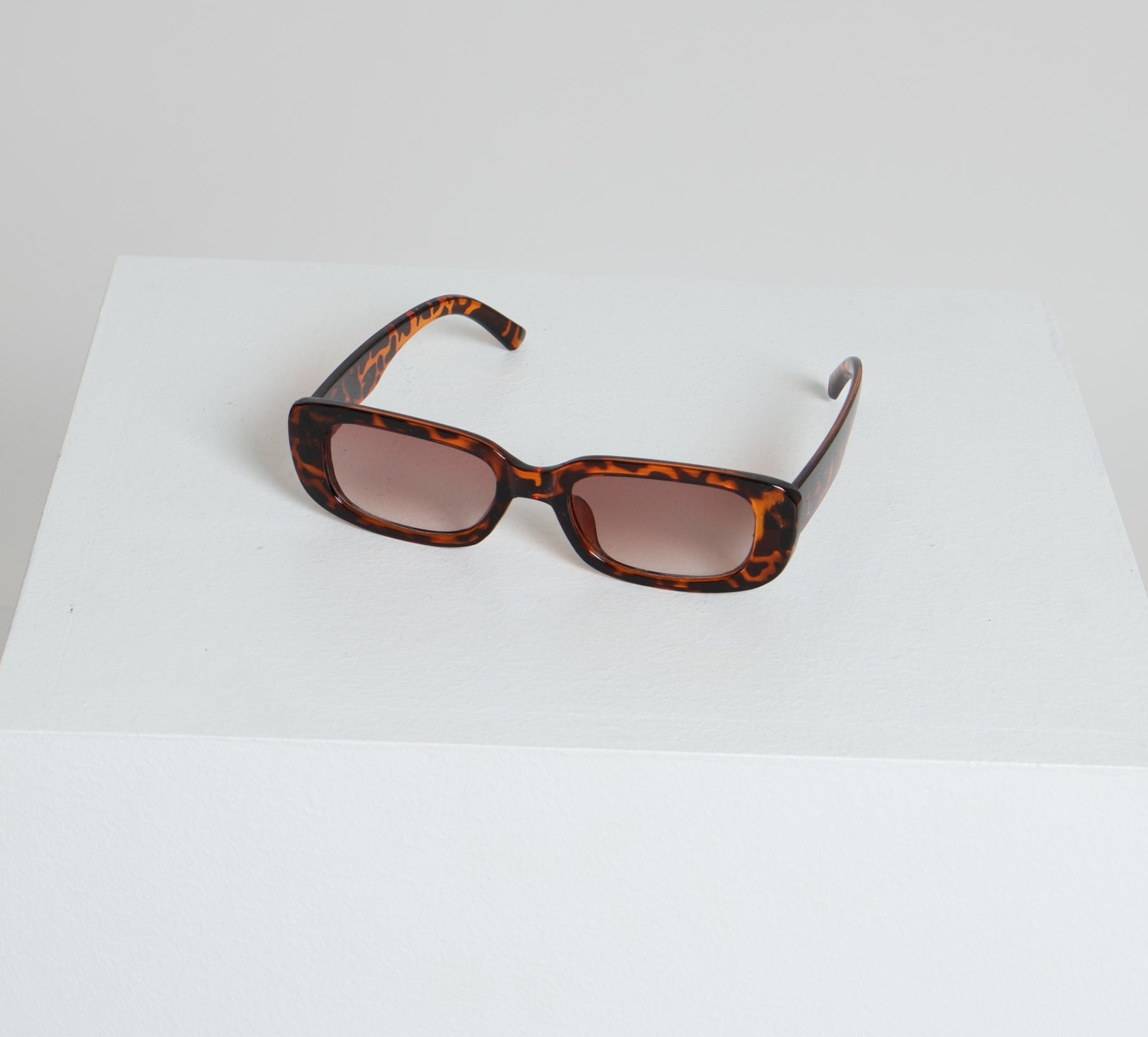 Lunette de soleil rétro motif tortoise