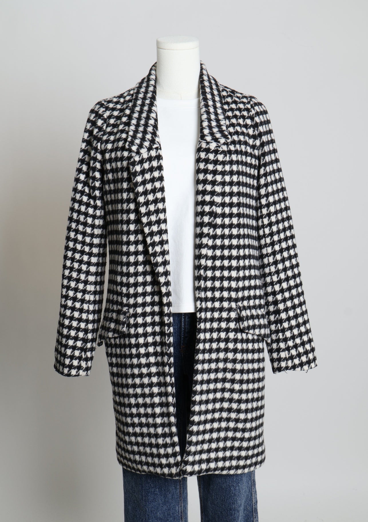 Manteau en lainage léger à motif pied-de-poule
