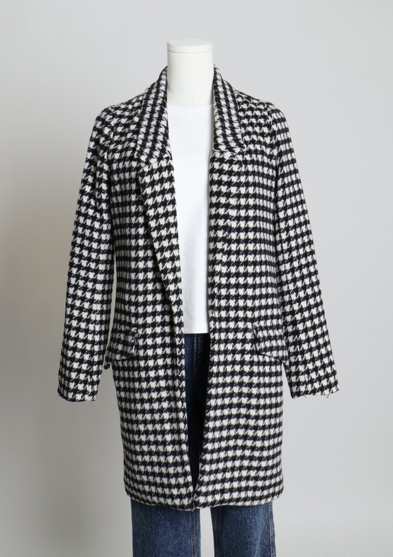 Manteau en lainage léger à motif pied-de-poule