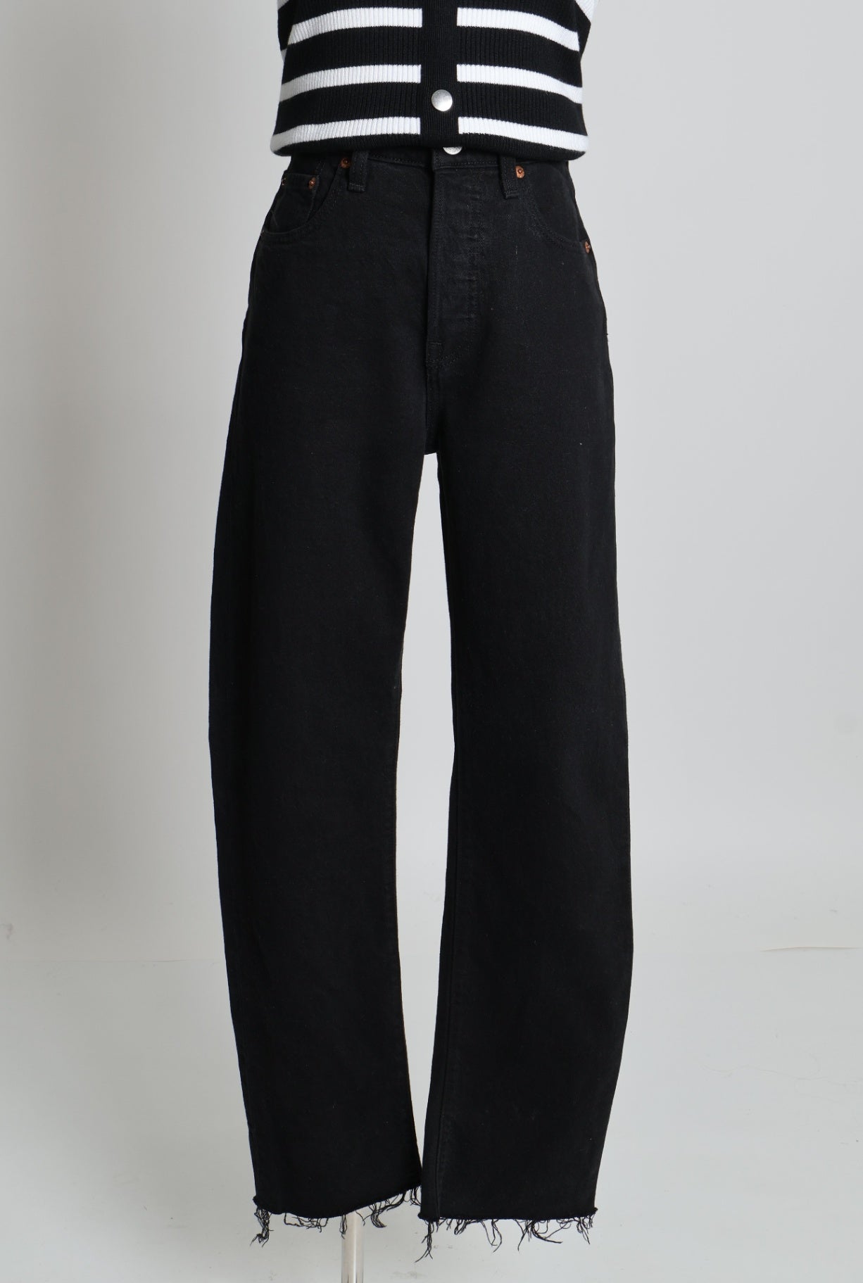Jean taille haute avec bas effiloché