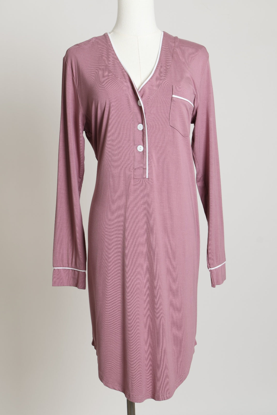 Robe de nuit manches longues avec boutons