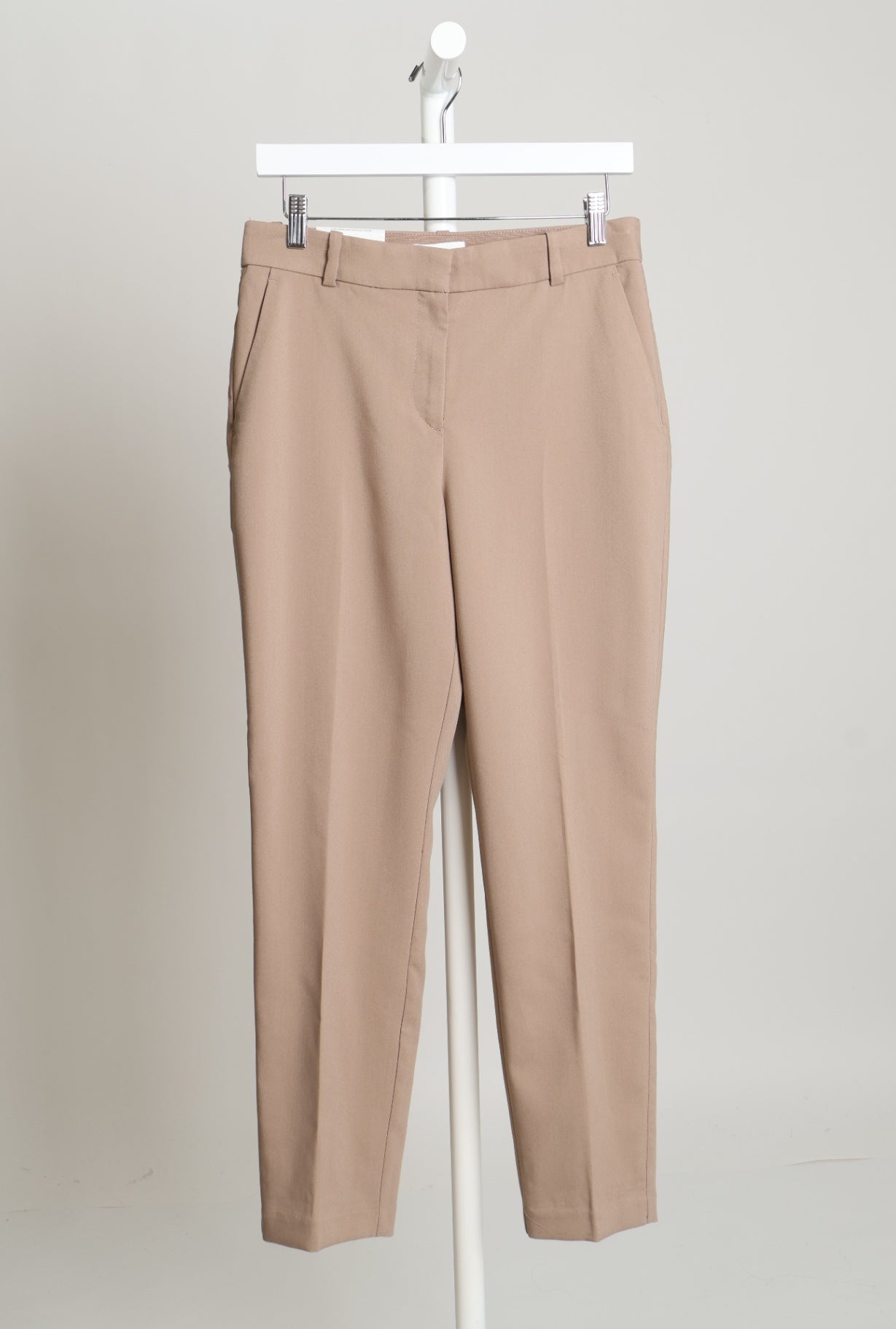 Pantalon propre ajusté jambe droite