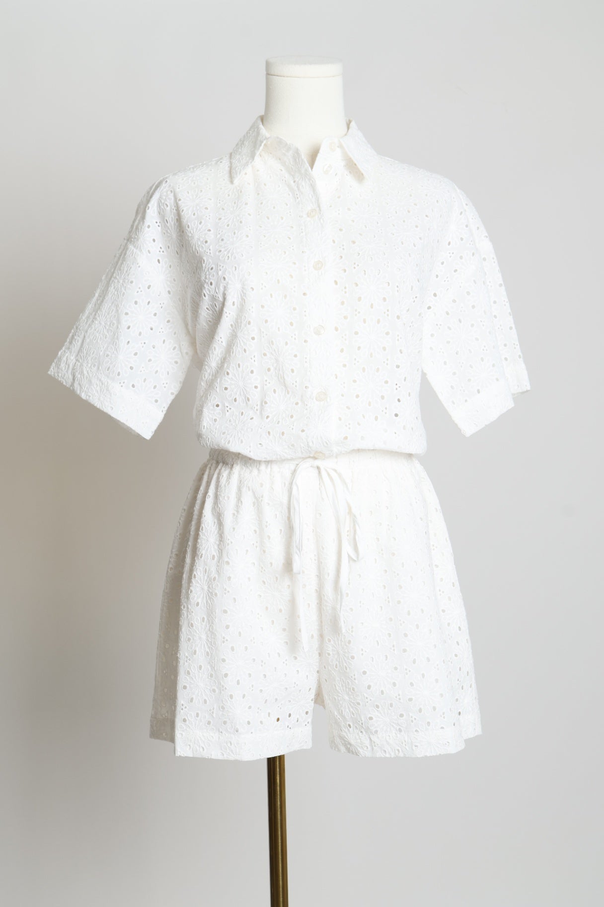 Ensemble chemisier et short en broderie anglaise