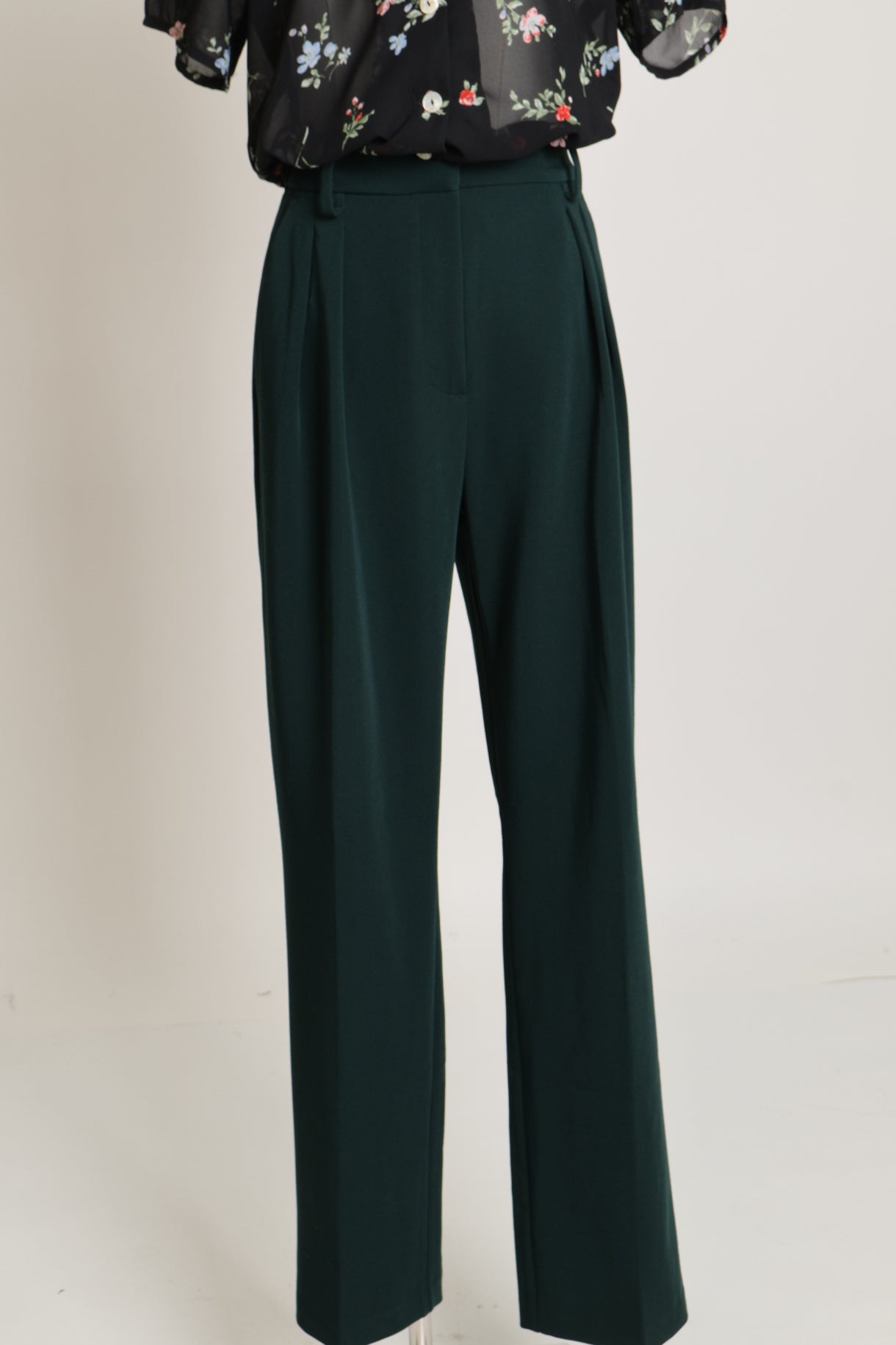 Pantalon à jambes larges et pli français