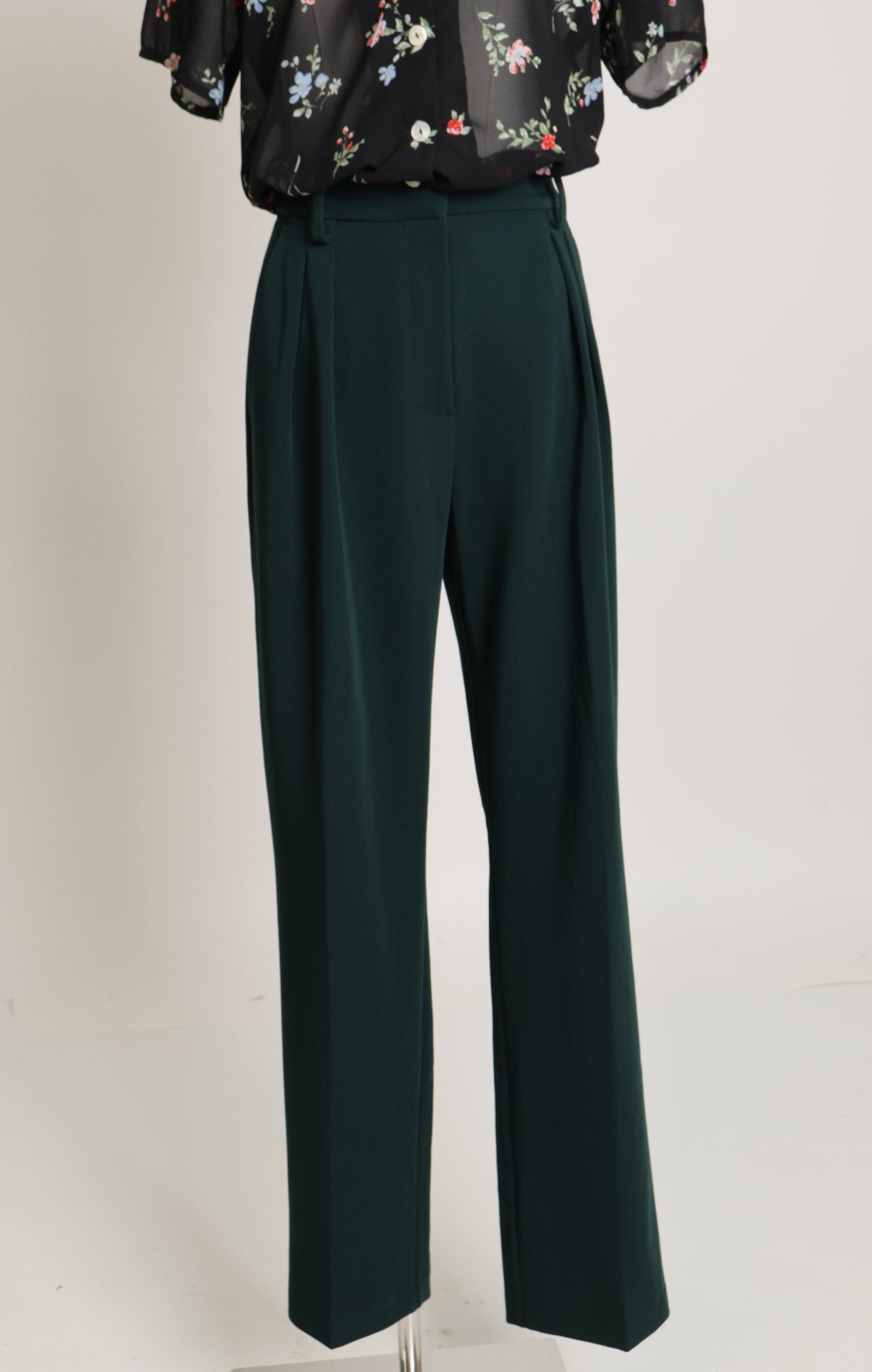 Pantalon à jambes larges et pli français