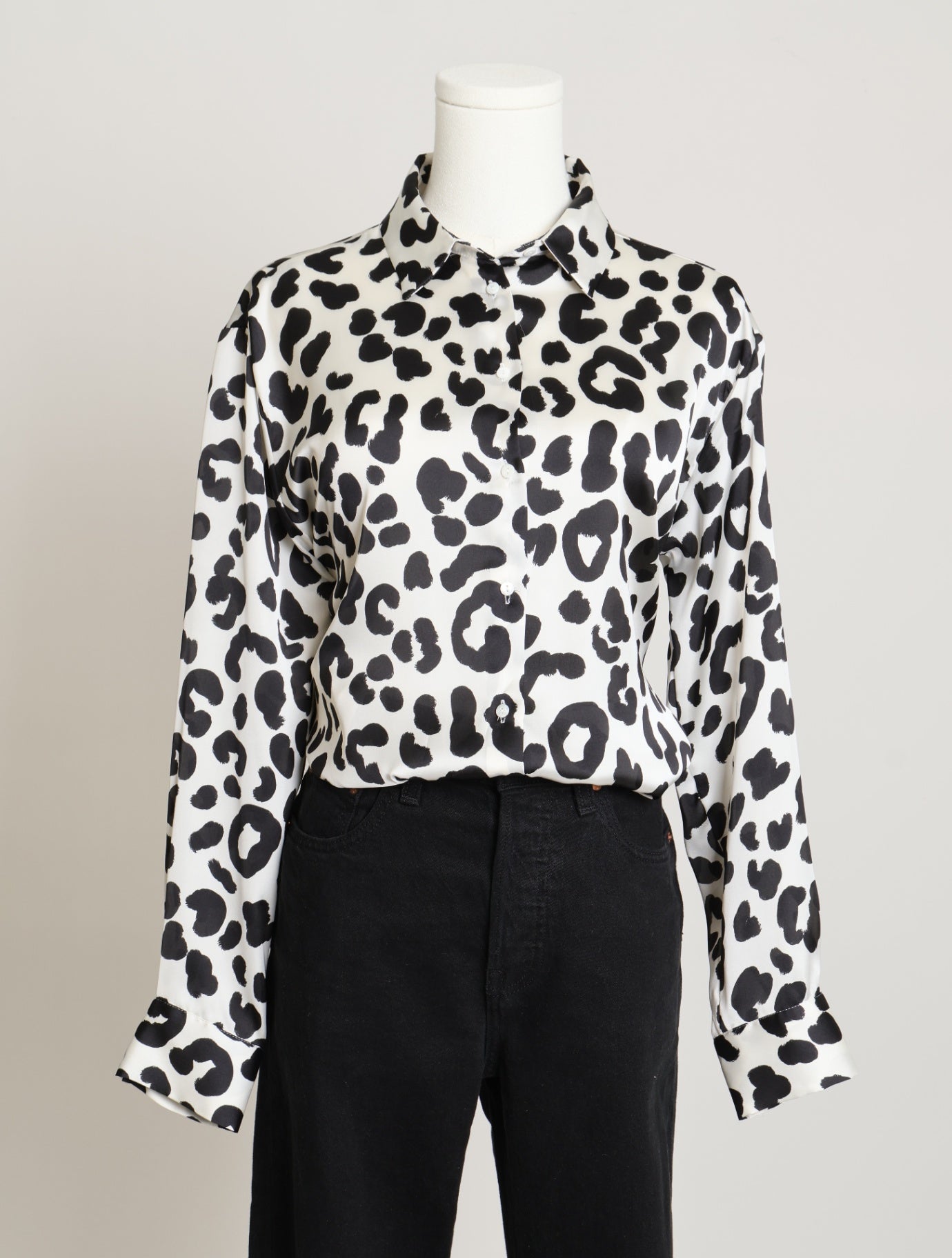 Chemise à imprimé léopard satiné