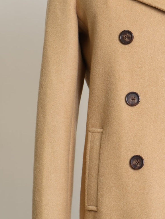 Manteau propre avec boutons