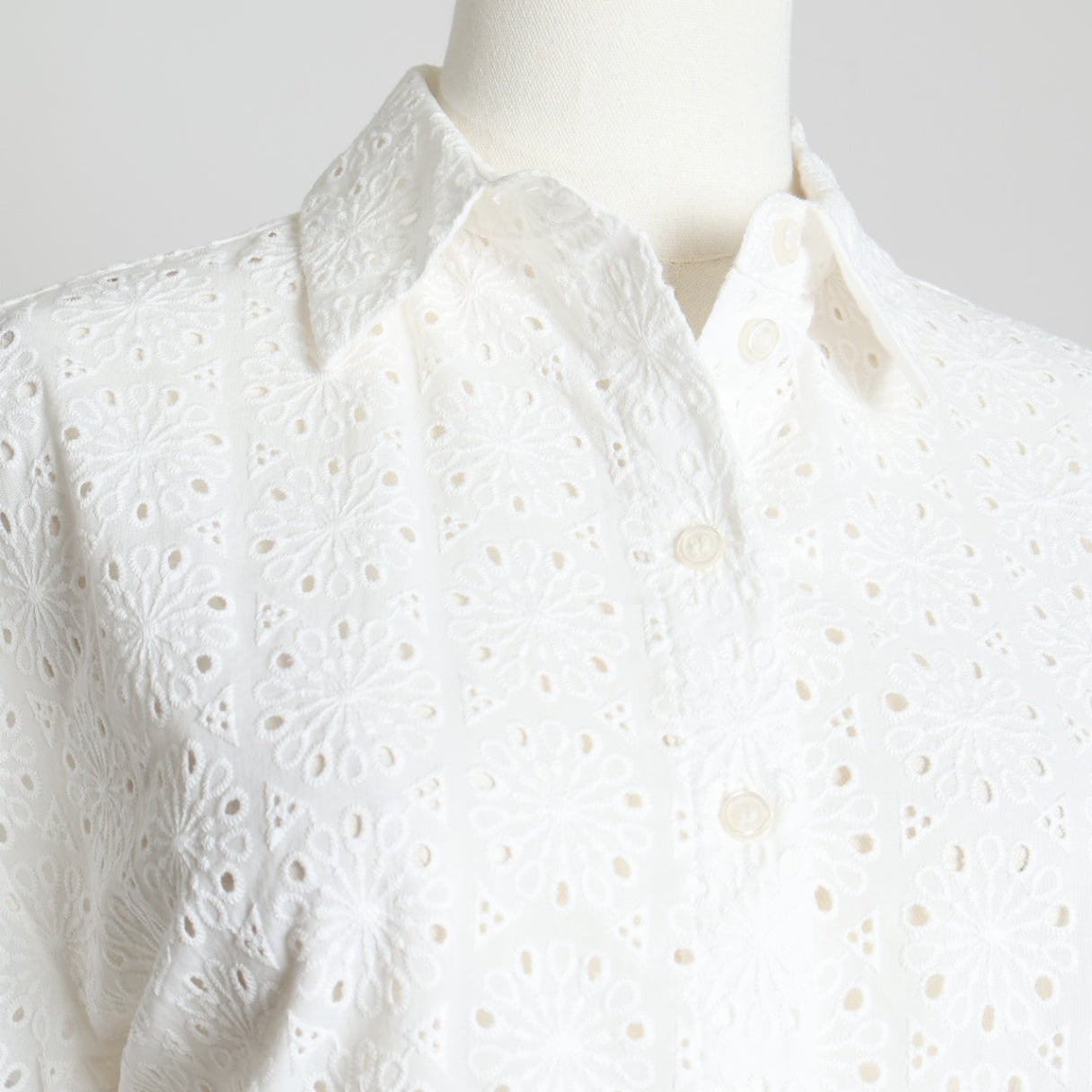 Ensemble chemisier et short en broderie anglaise