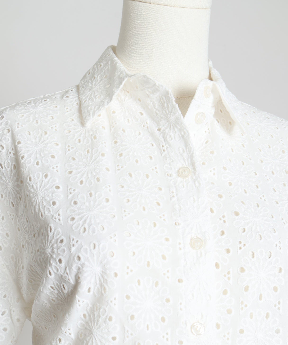 Ensemble chemisier et short en broderie anglaise