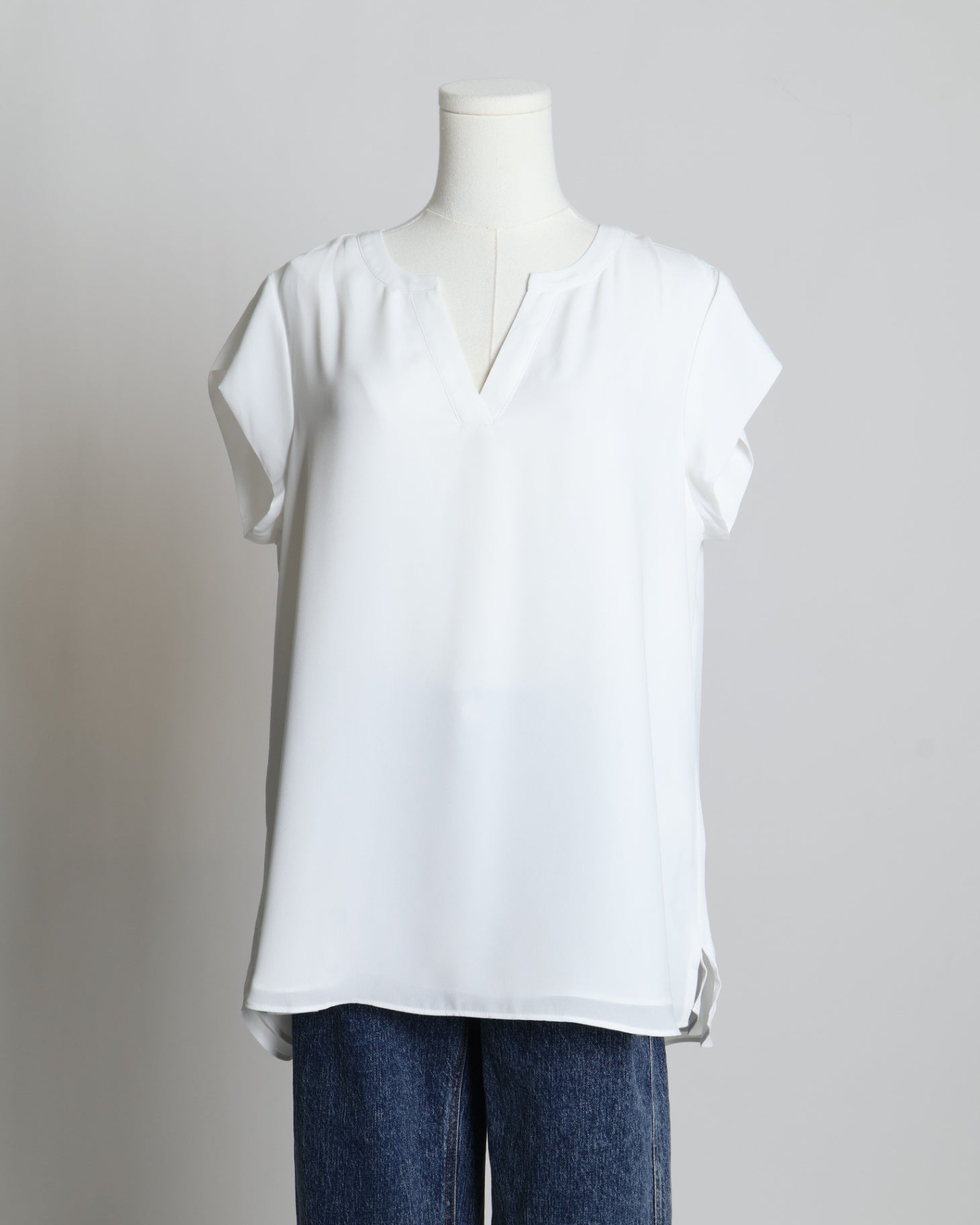 Blouse avec encolure en V et manches courtes