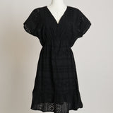 Robe courte avec broderie anglaise 