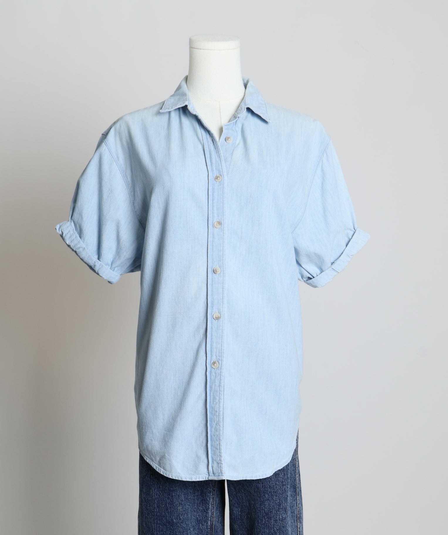 Chemise à manche courte à teinte de denim (Denim Forum)