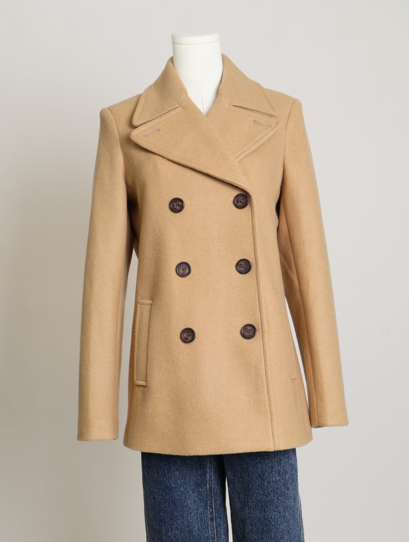 Manteau propre avec boutons