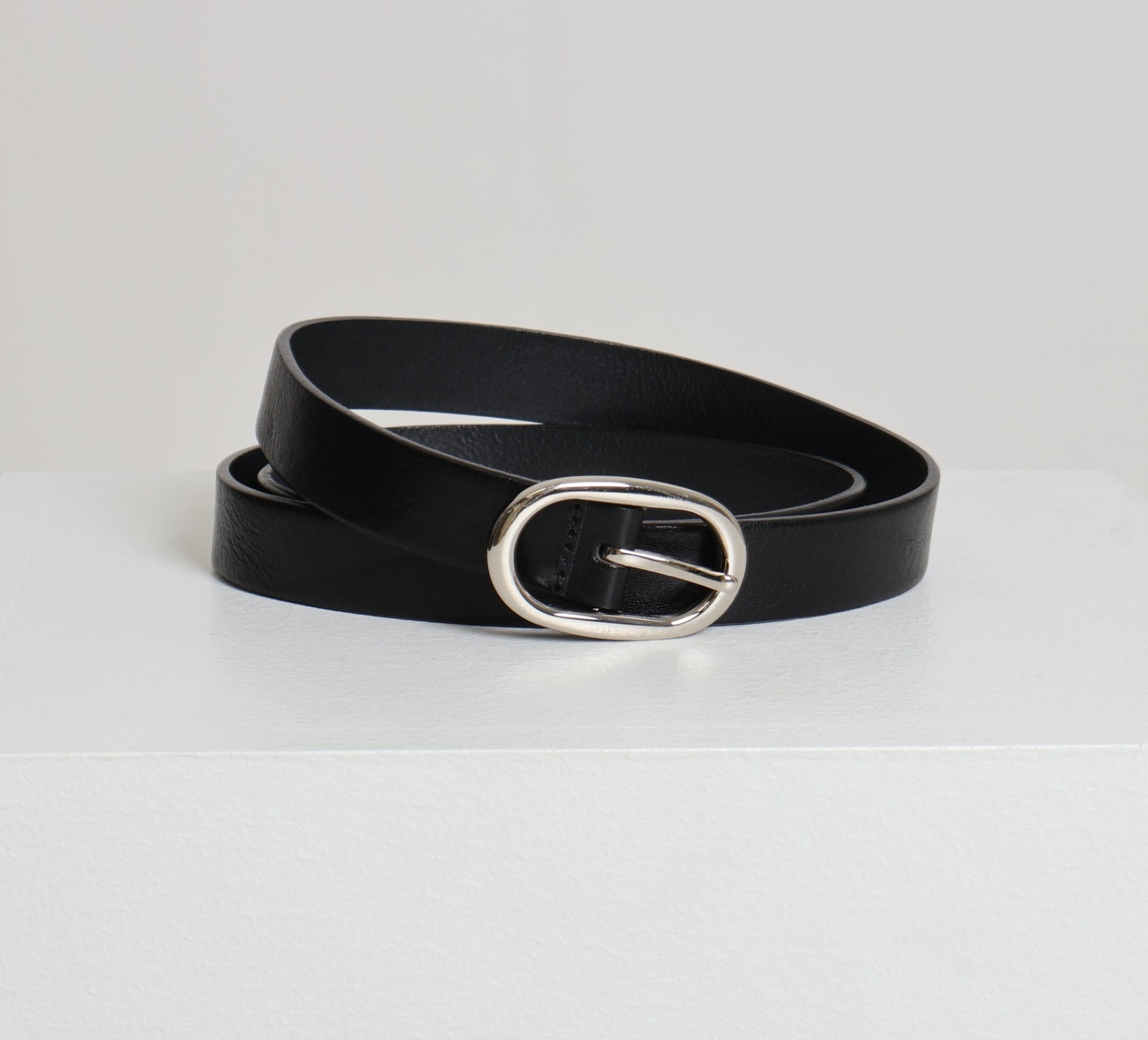 Ceinture en cuir italien avec boucle argentée