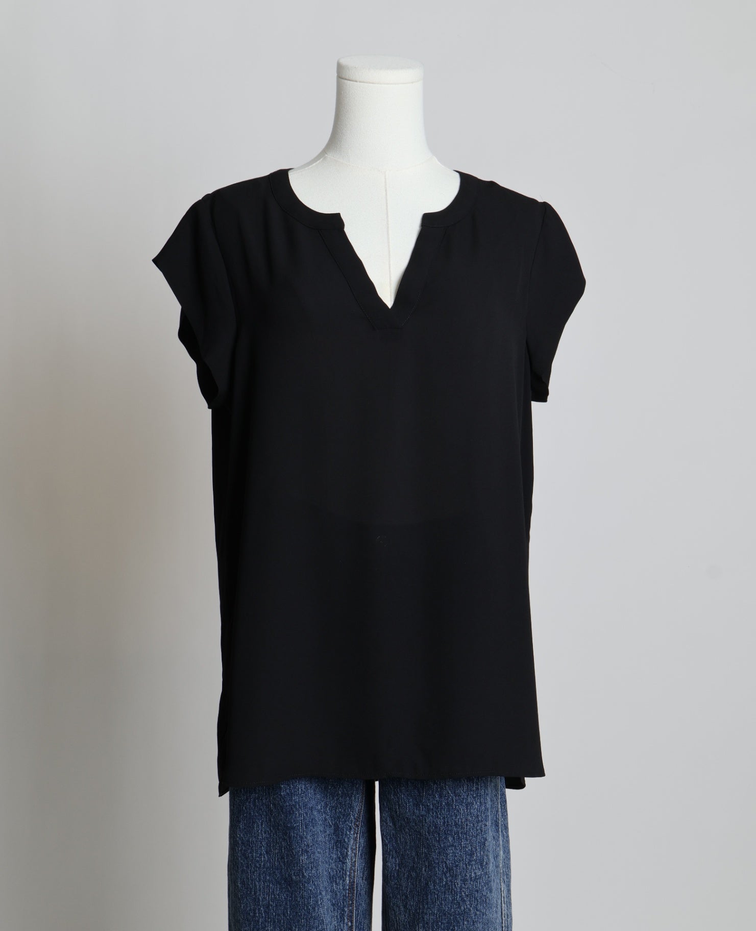 Blouse légère avec col en V