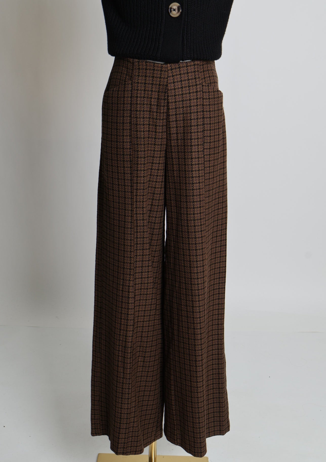 Pantalon taille haute et jambes larges à motif 