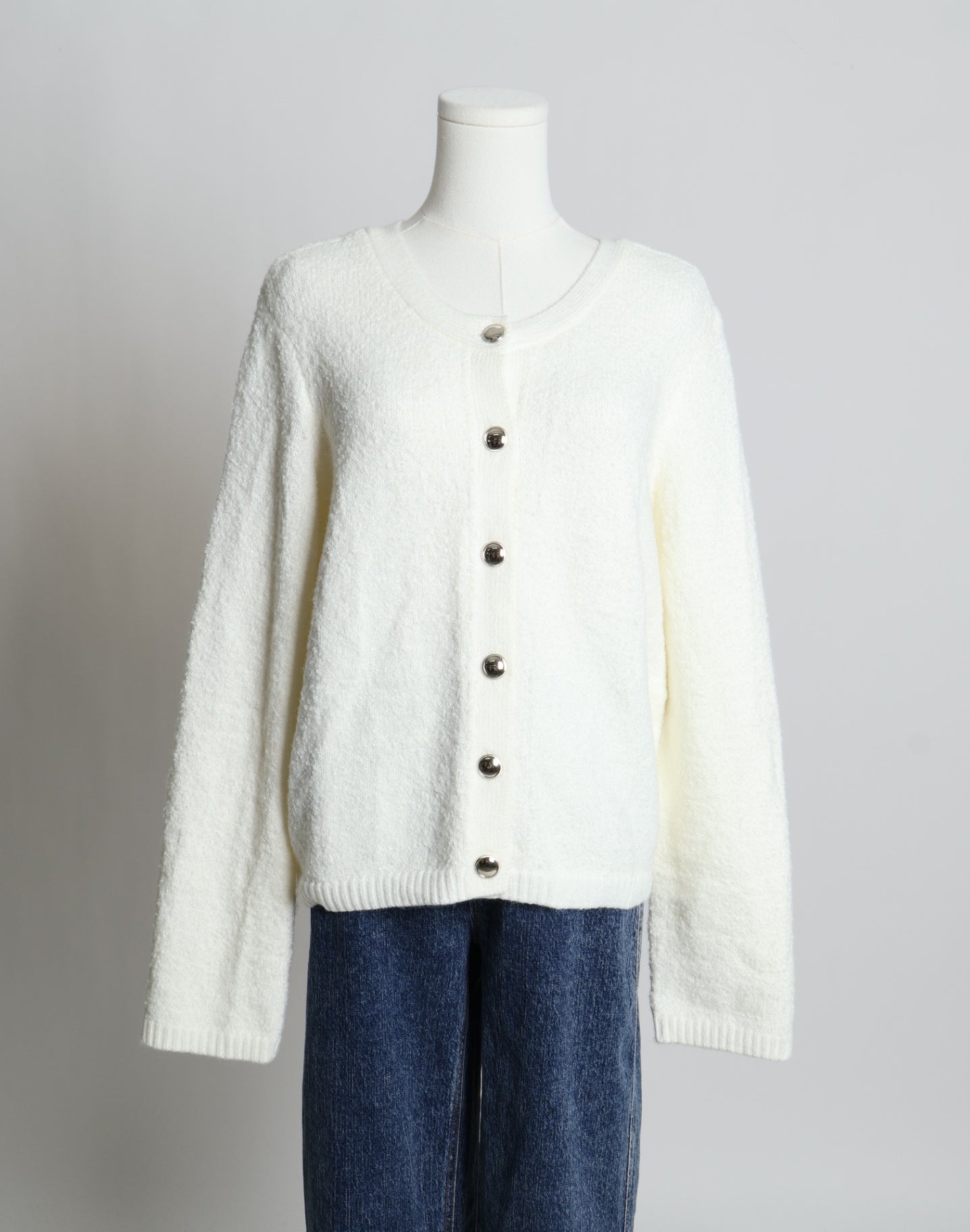 Cardigan en bouclé à col rond et boutons argents
