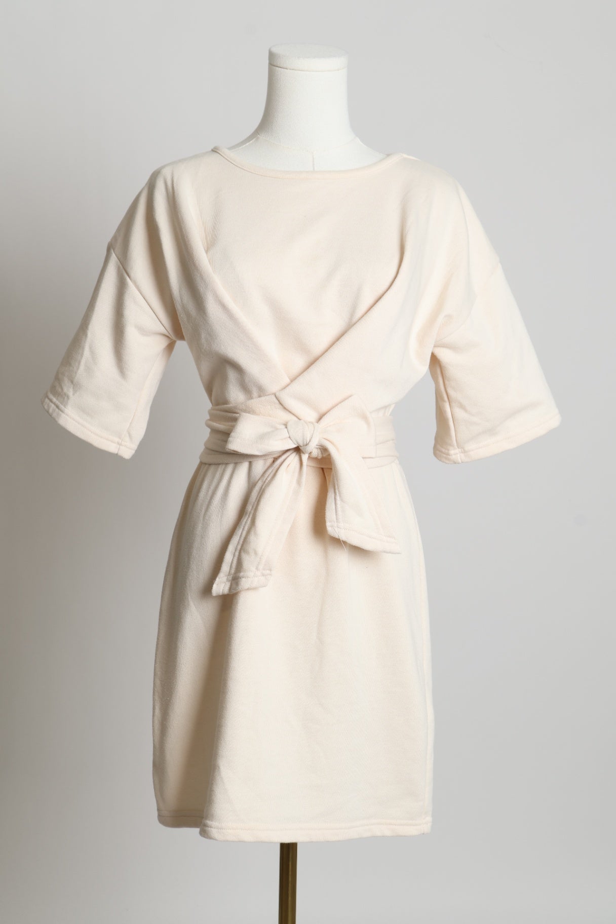 Robe en molleton avec ceinture nouée