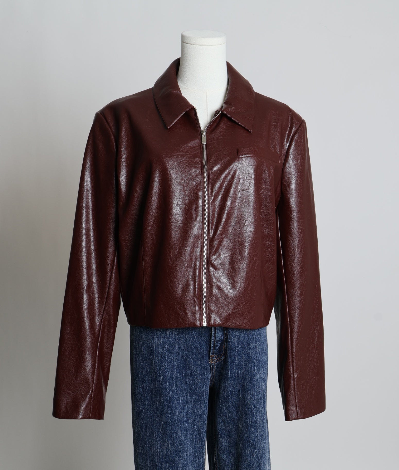 Veste en similicuir avec col chemise