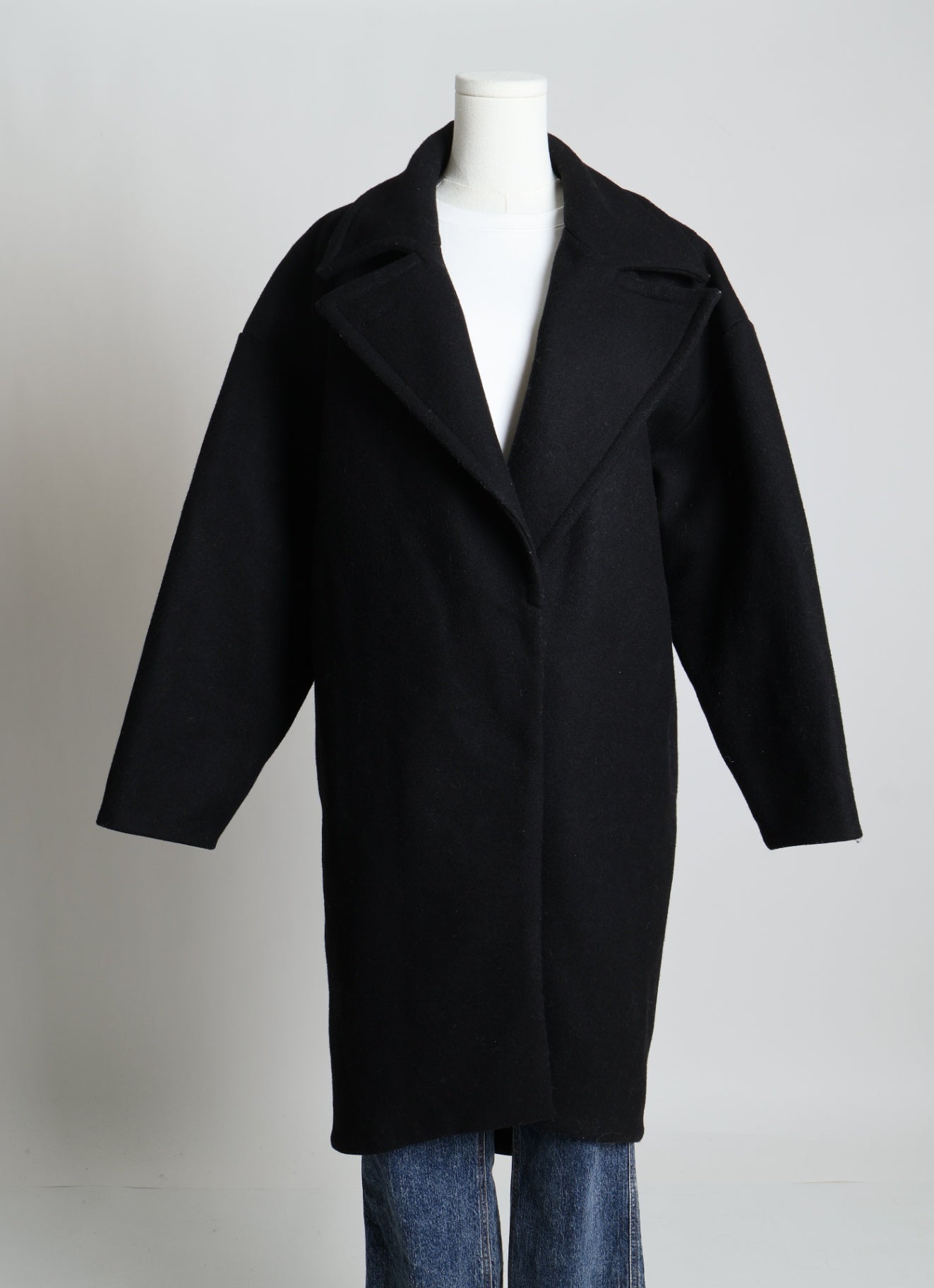 Manteau de laine avec larges revers