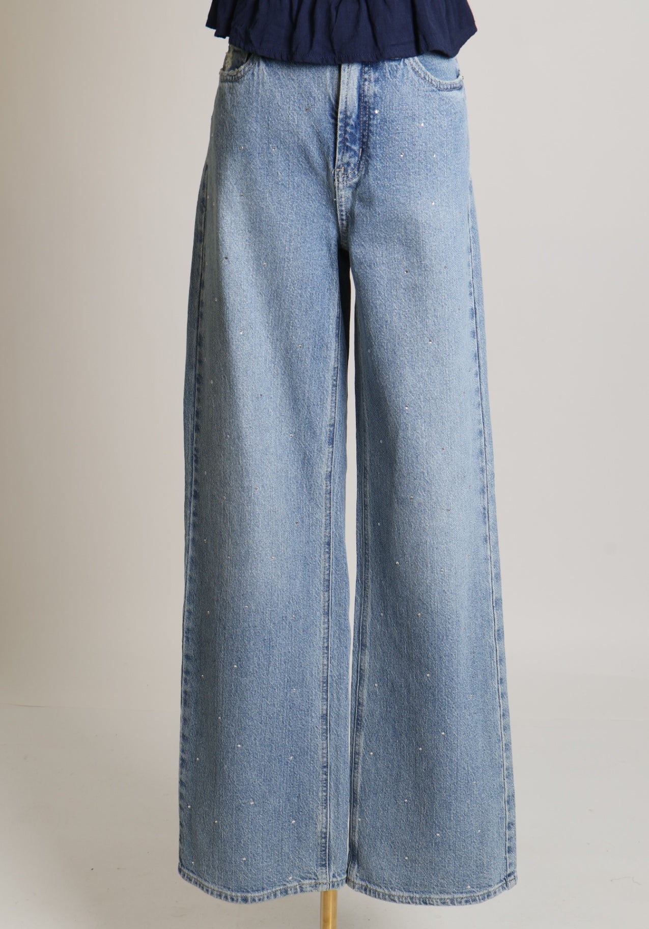 Jean droit taille haute orné de strass brillants