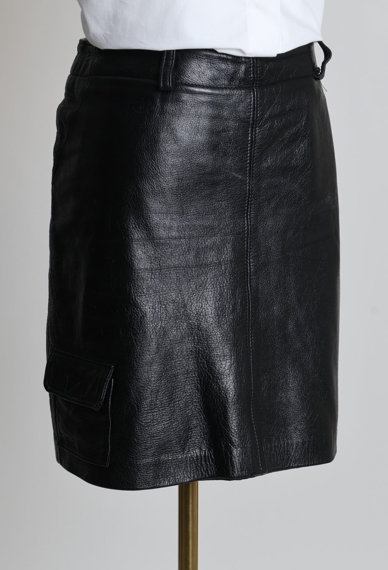 Jupe en véritable cuir style cargo