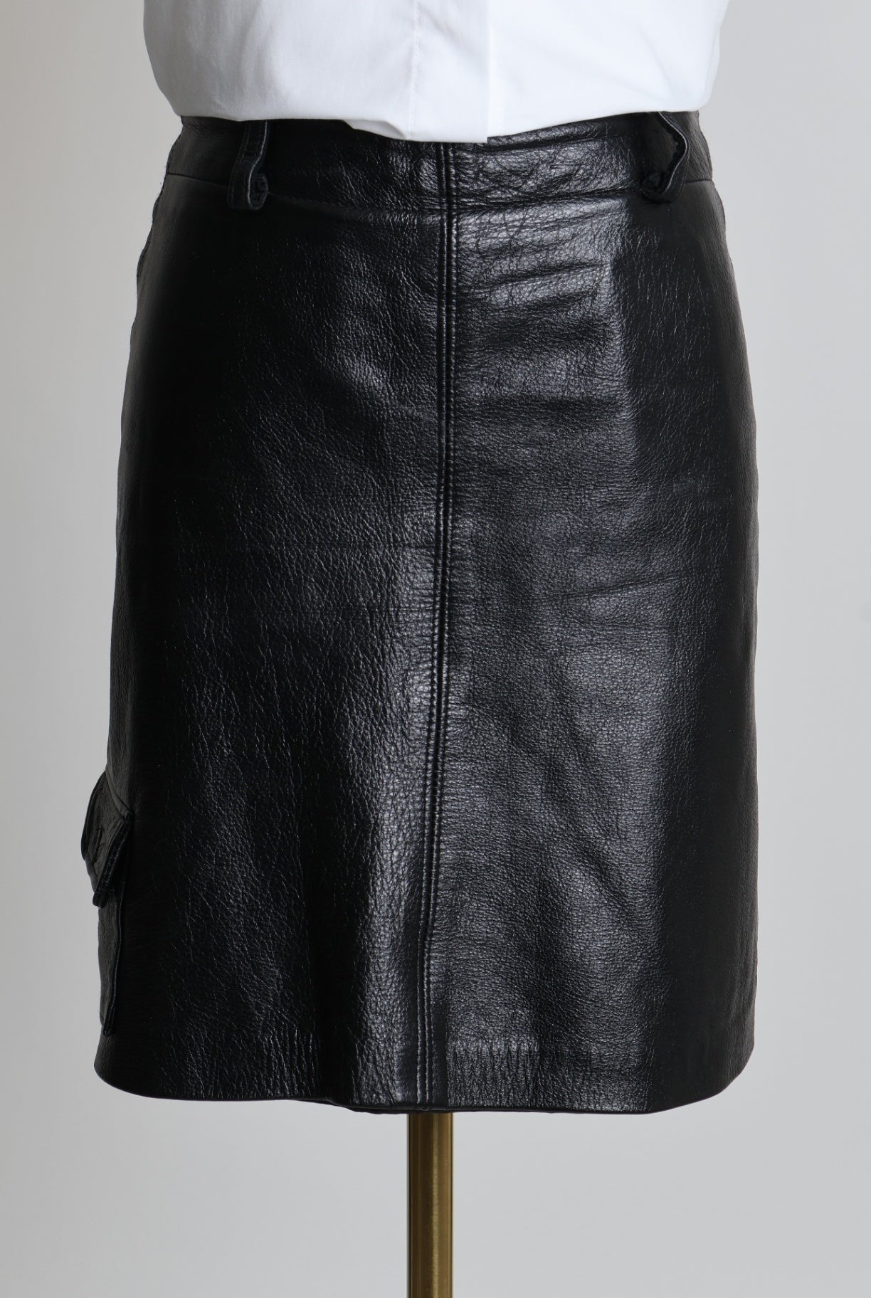 Jupe en véritable cuir style cargo