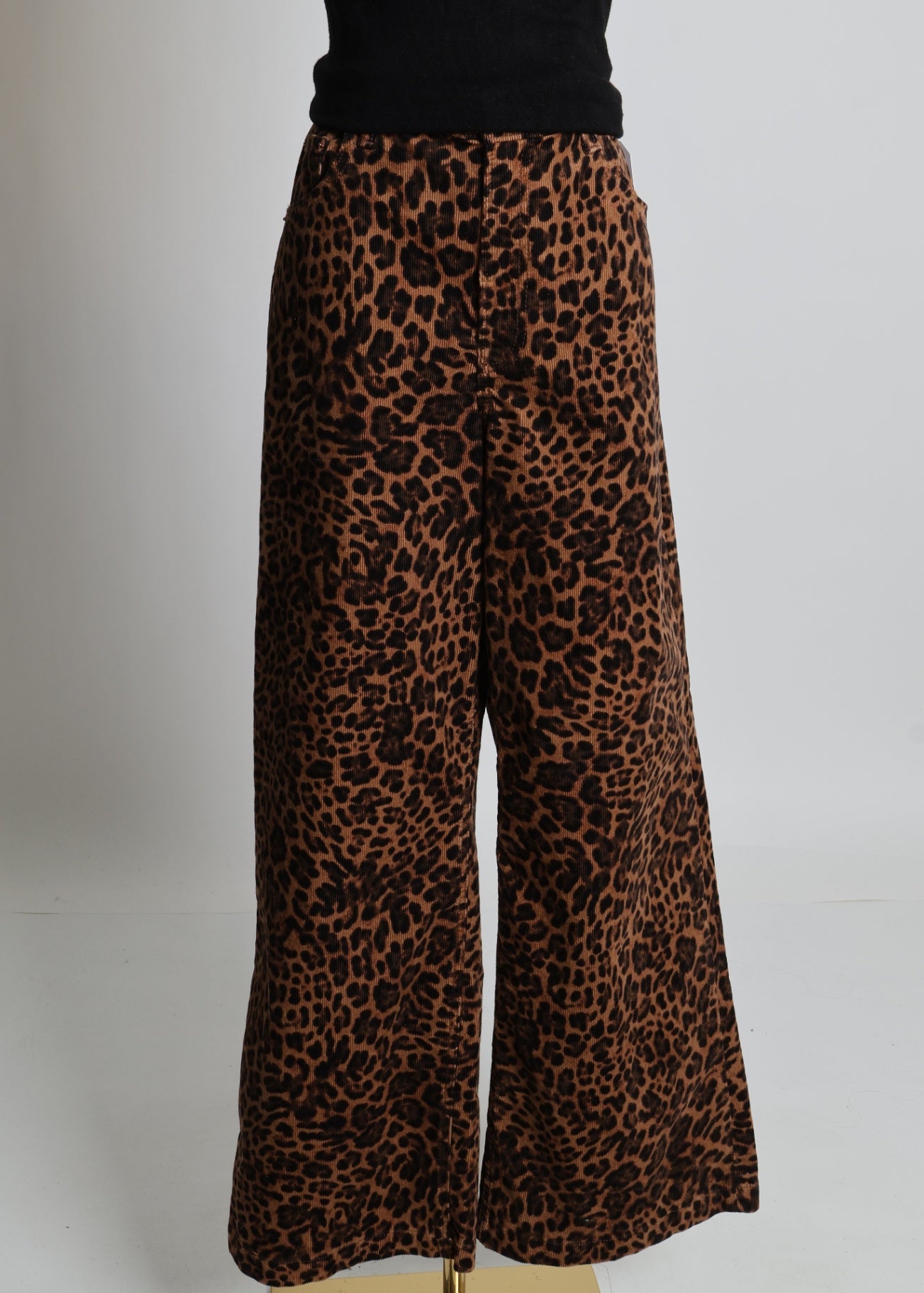 Jean coupe sportive à taille haute à motif léopard