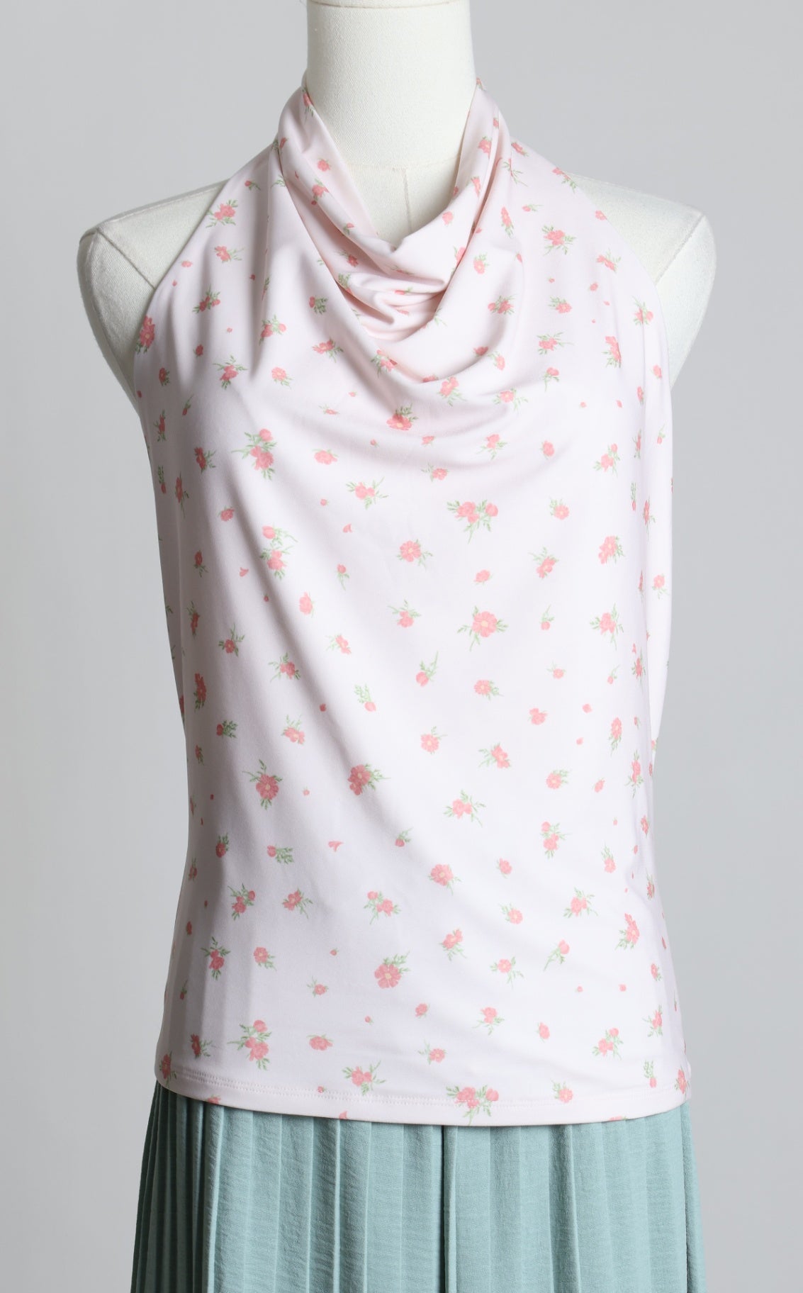 Haut à col licou, dos ouvert et motifs de fleurs