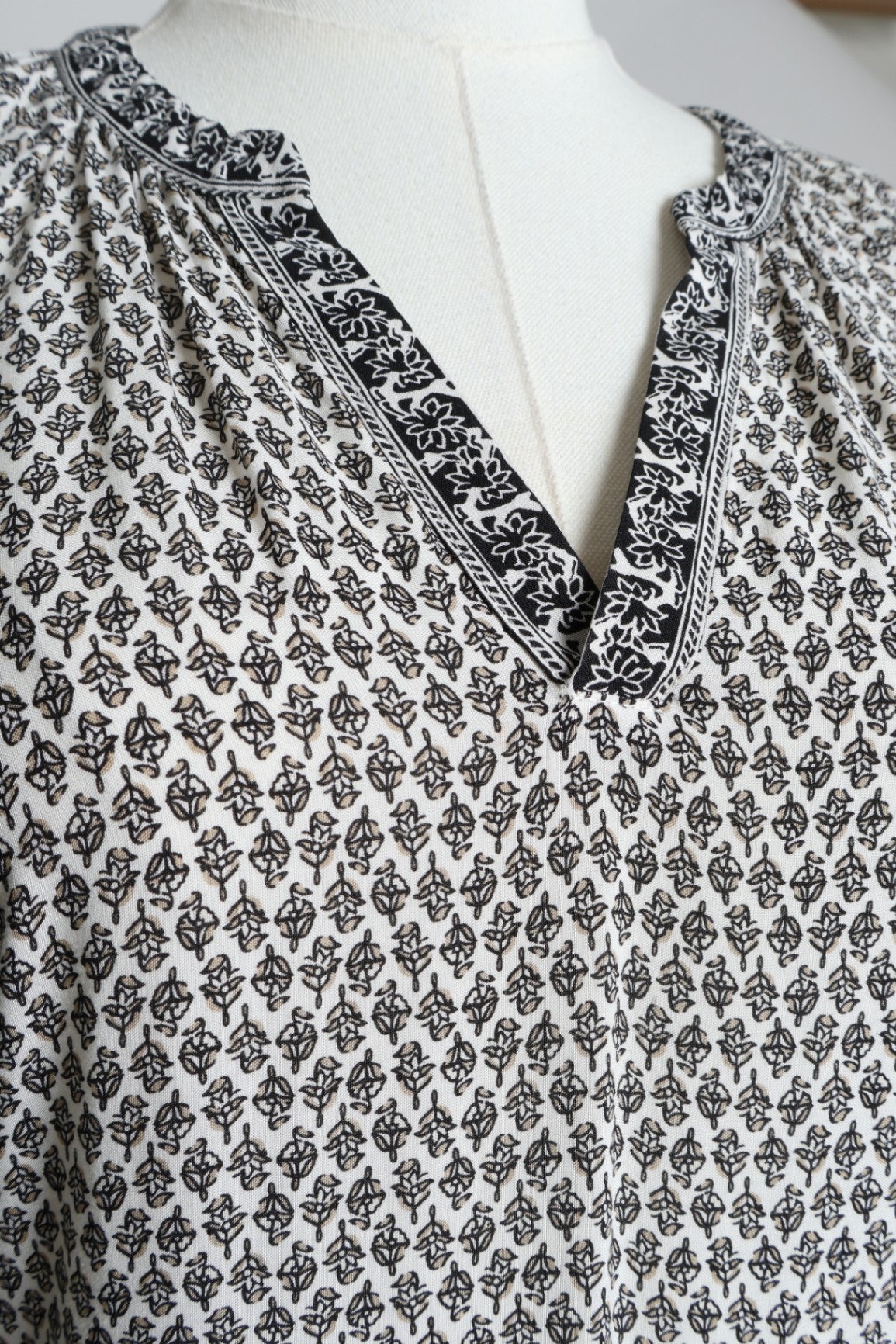 Robe longue style bohème avec motif floral