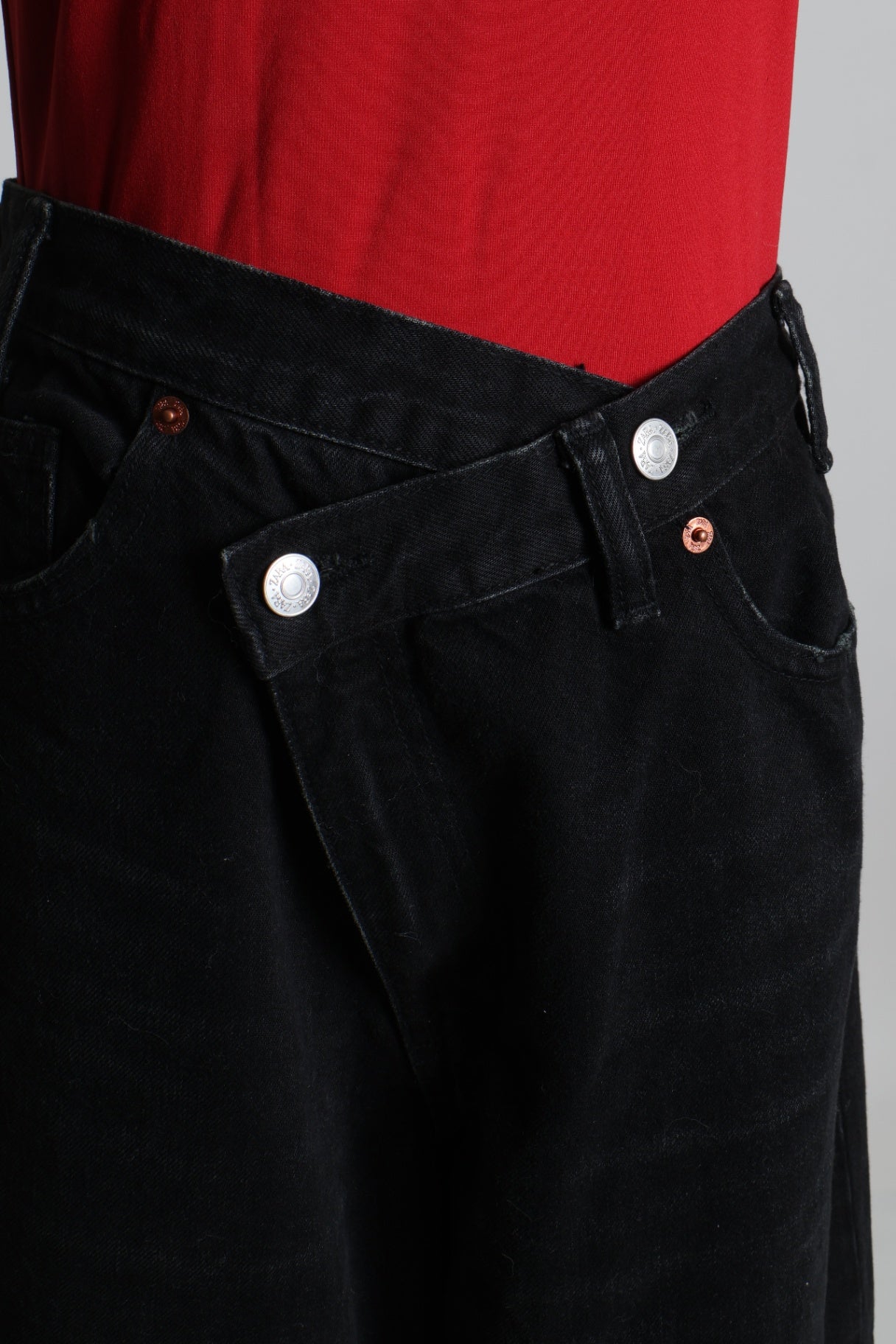 Jean à taille haute et jambes larges