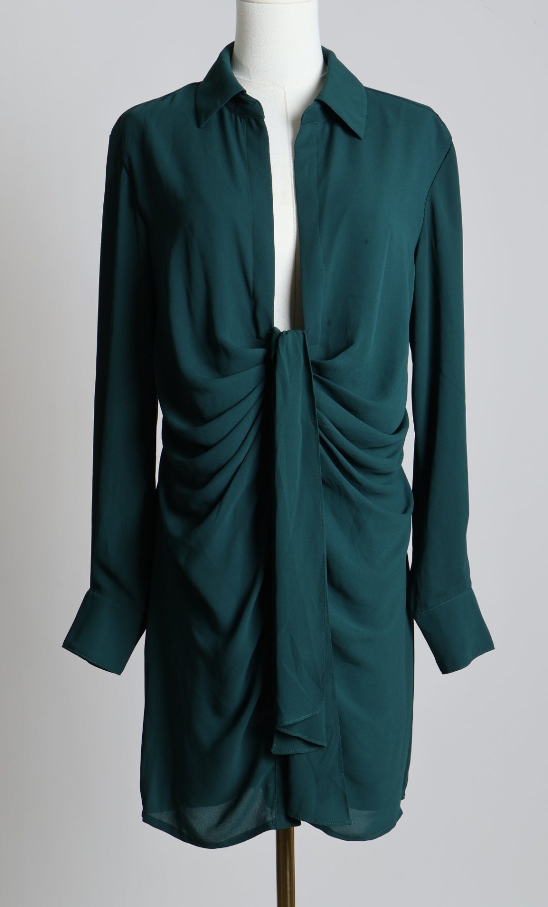 Robe chemise à décolleté plongeant