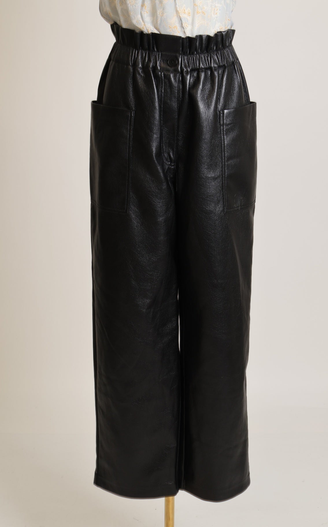 Pantalon en cuirette jambe ballon (Wilfred)