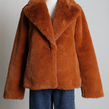 Manteau en fausse fourrure