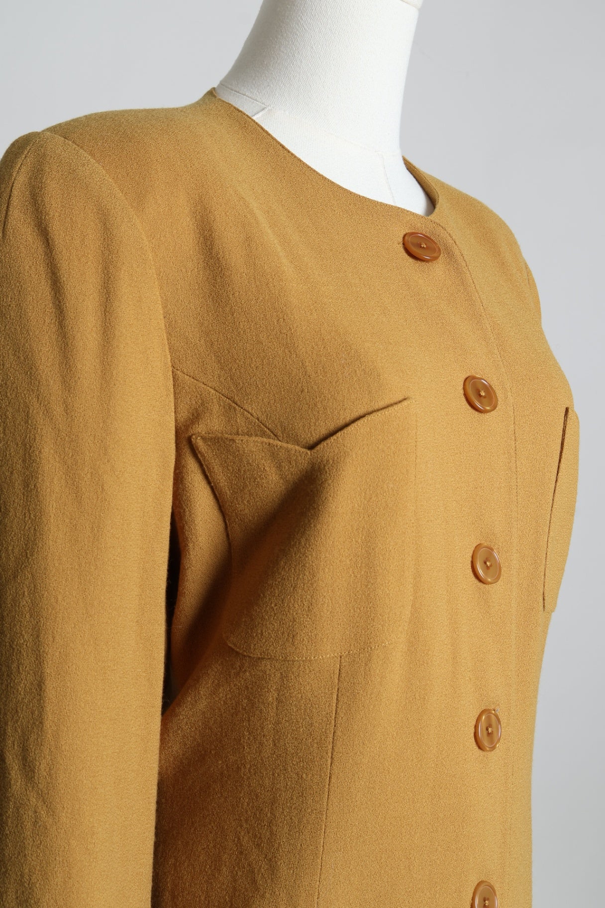 Robe longue en laine avec poches plaquées sur le devant