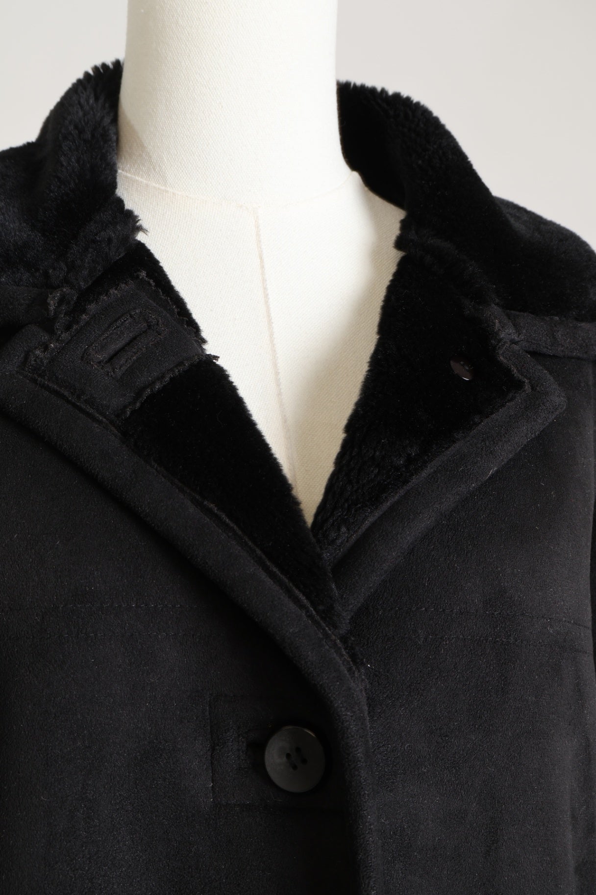 Manteau en suède avec fausse fourrure