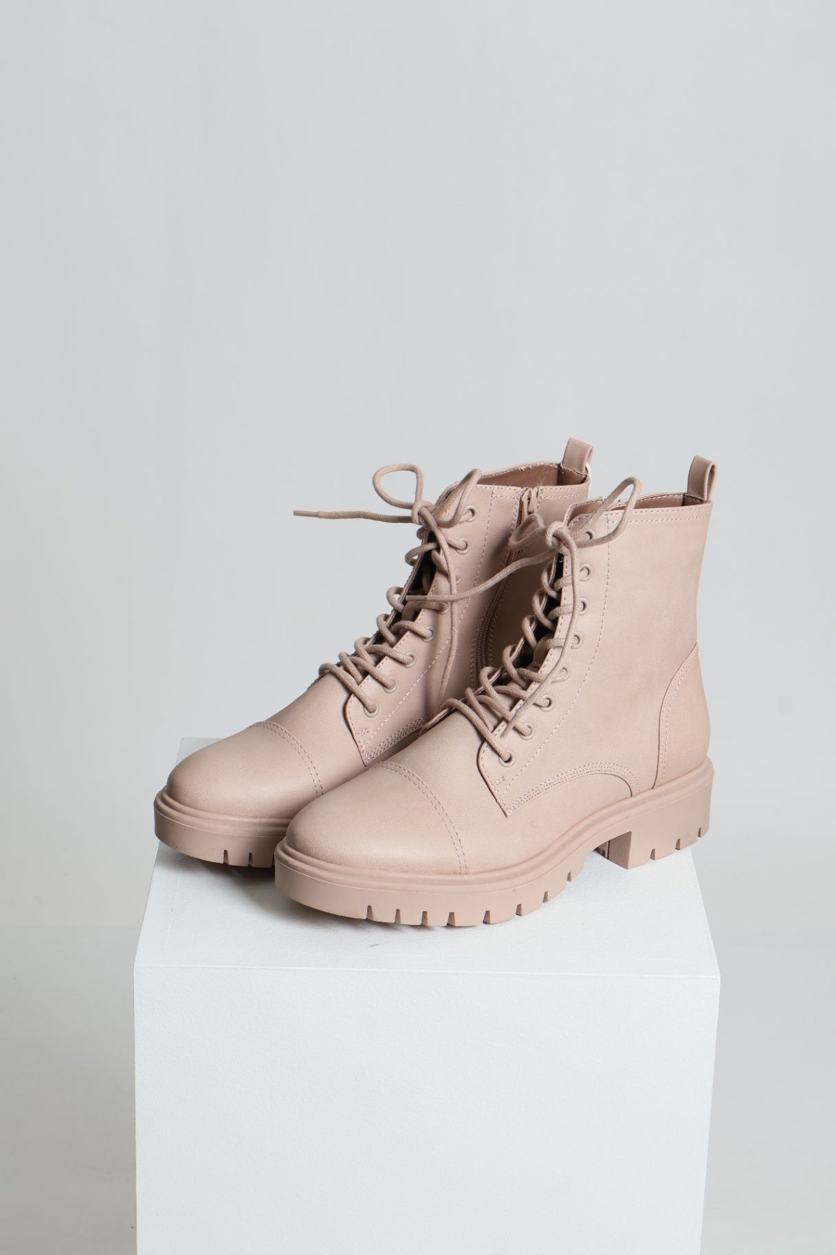 Bottes de combat à lacets