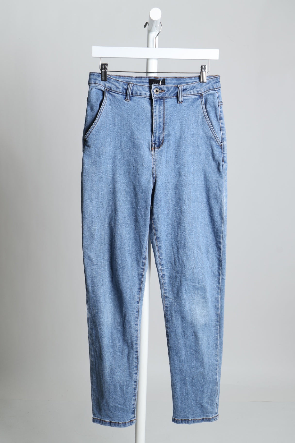 Jean taille haute et coupe droite