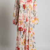 Robe en tissu diaphane et imprimé floral
