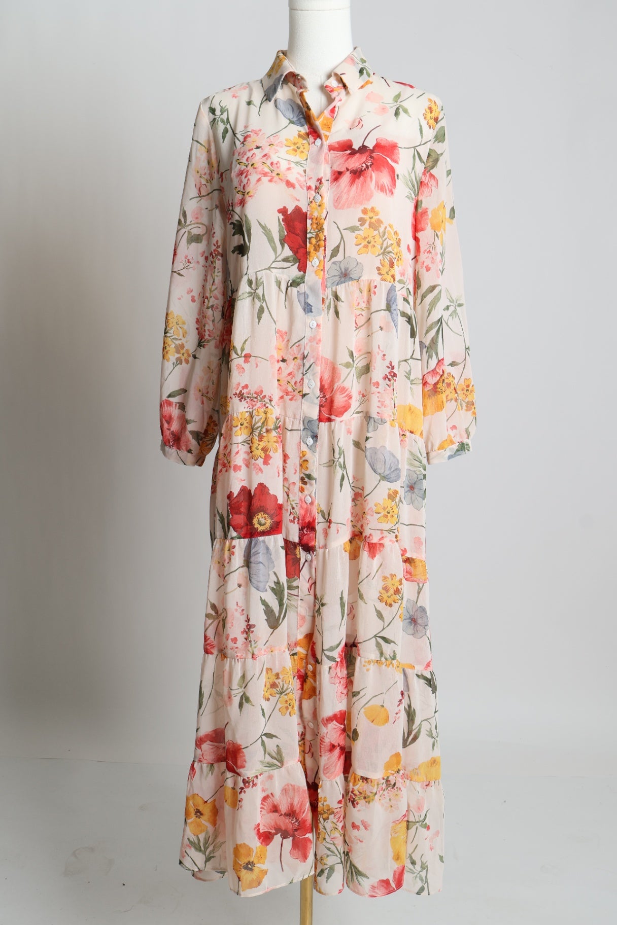 Robe en tissu diaphane et imprimé floral