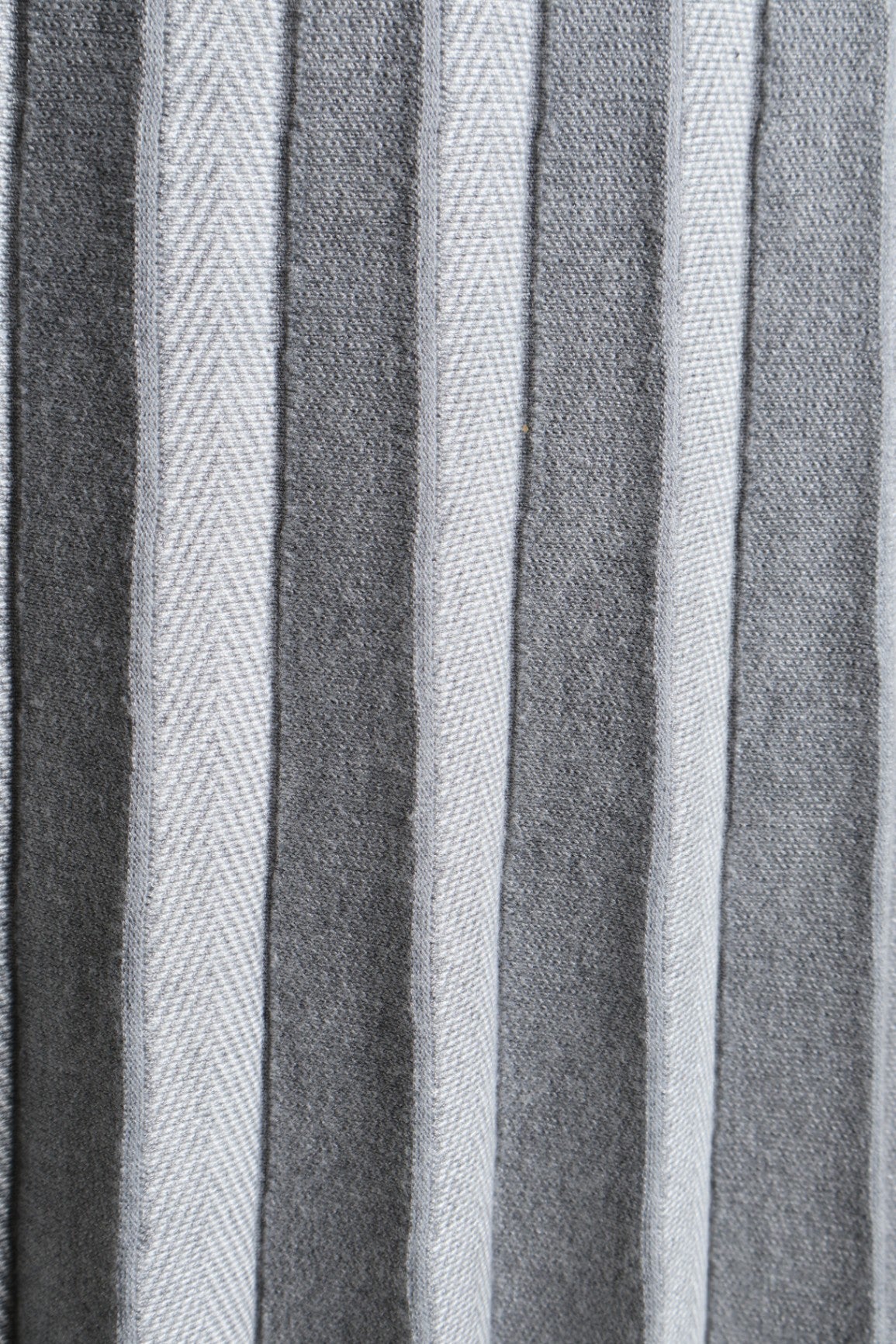 Jupe midi plissée motif chevron
